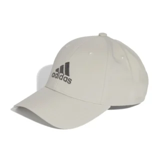 Gorra con logo bordado